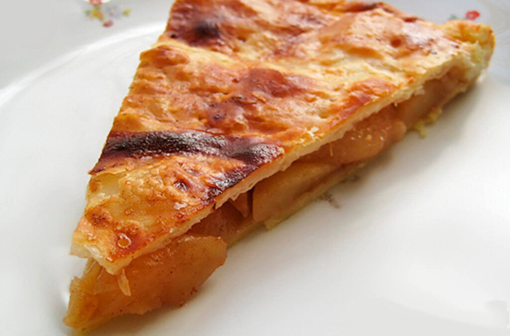 Empanada de manzana, pera y canela