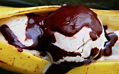 Helado vegano de plátano con chocolate