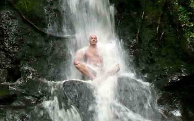 Beneficios de ducharse con agua fria