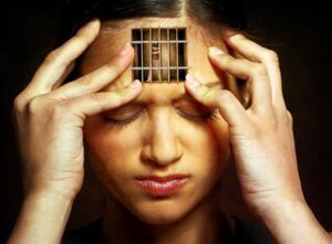 POR QUÉ SOMOS ESCLAVOS