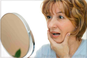 8 SIGNOS DE QUE SE ACERCA LA MENOPAUSIA