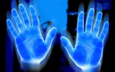 La energía que emana de las manos puede curarlo todo